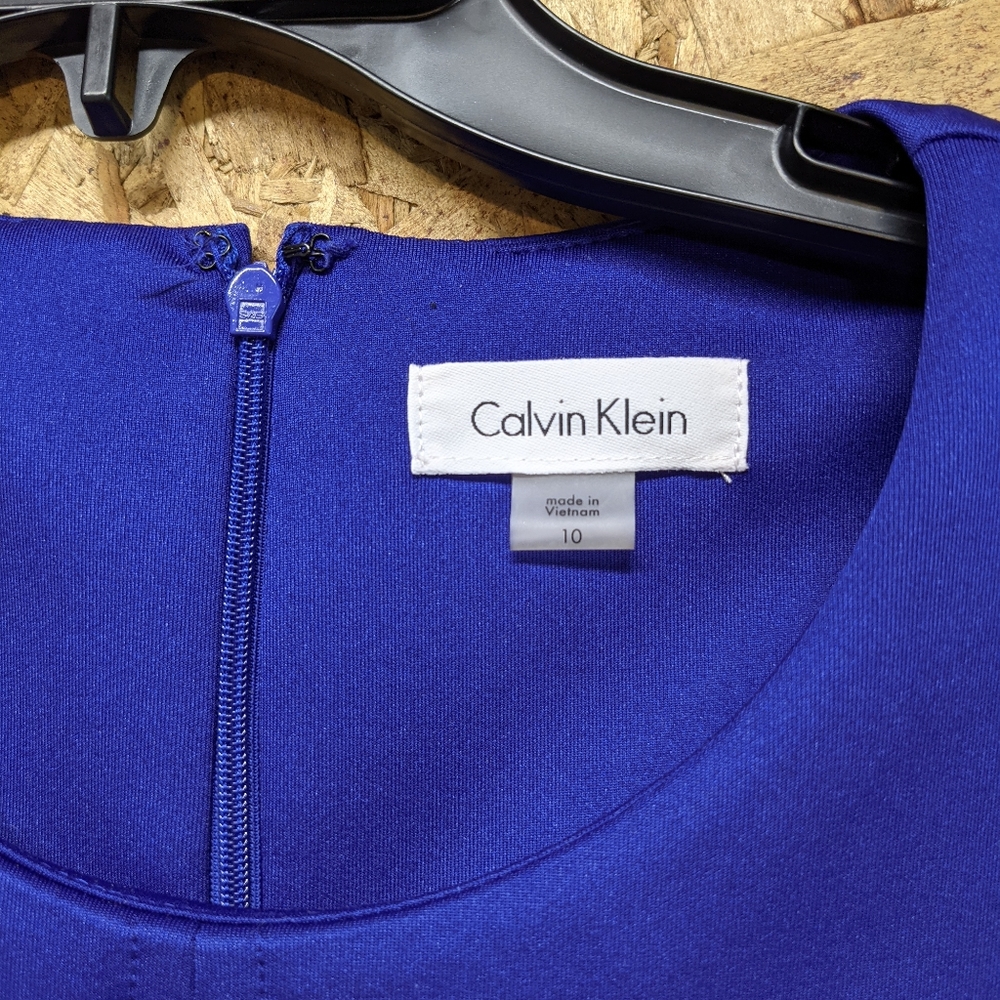 Calvin Klein - Picture 2 of 2